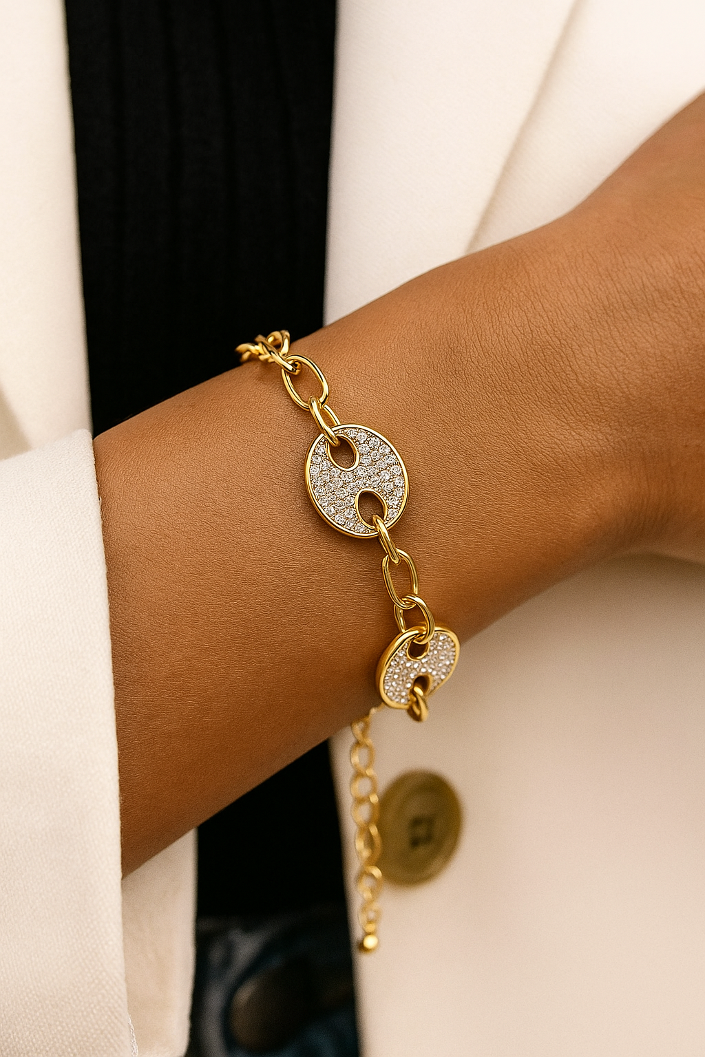 Bracelet doré en acier inoxydable avec maillons ronds pavés de strass