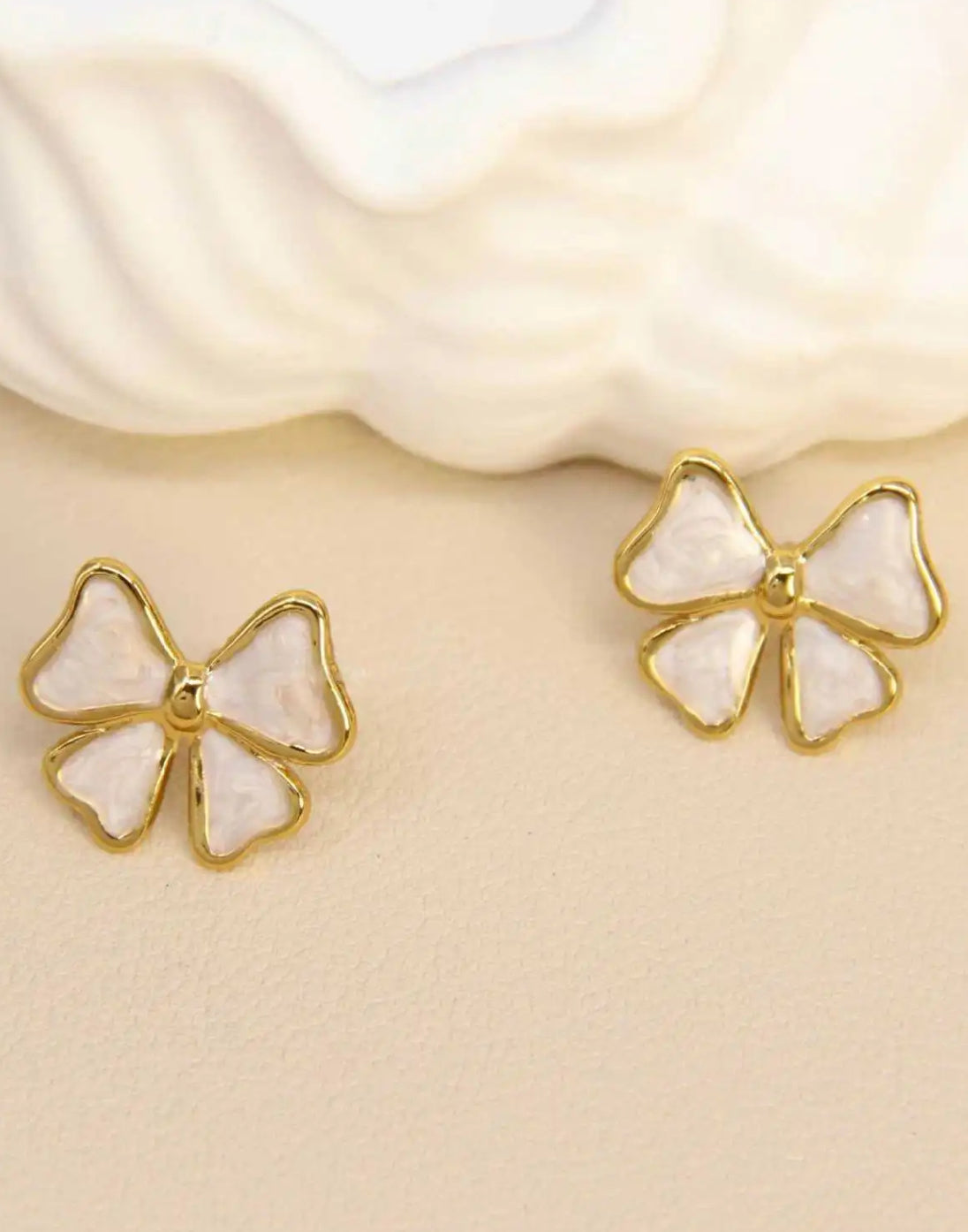 Boucles d'oreilles nœud blanche émaillé en acier inoxydable