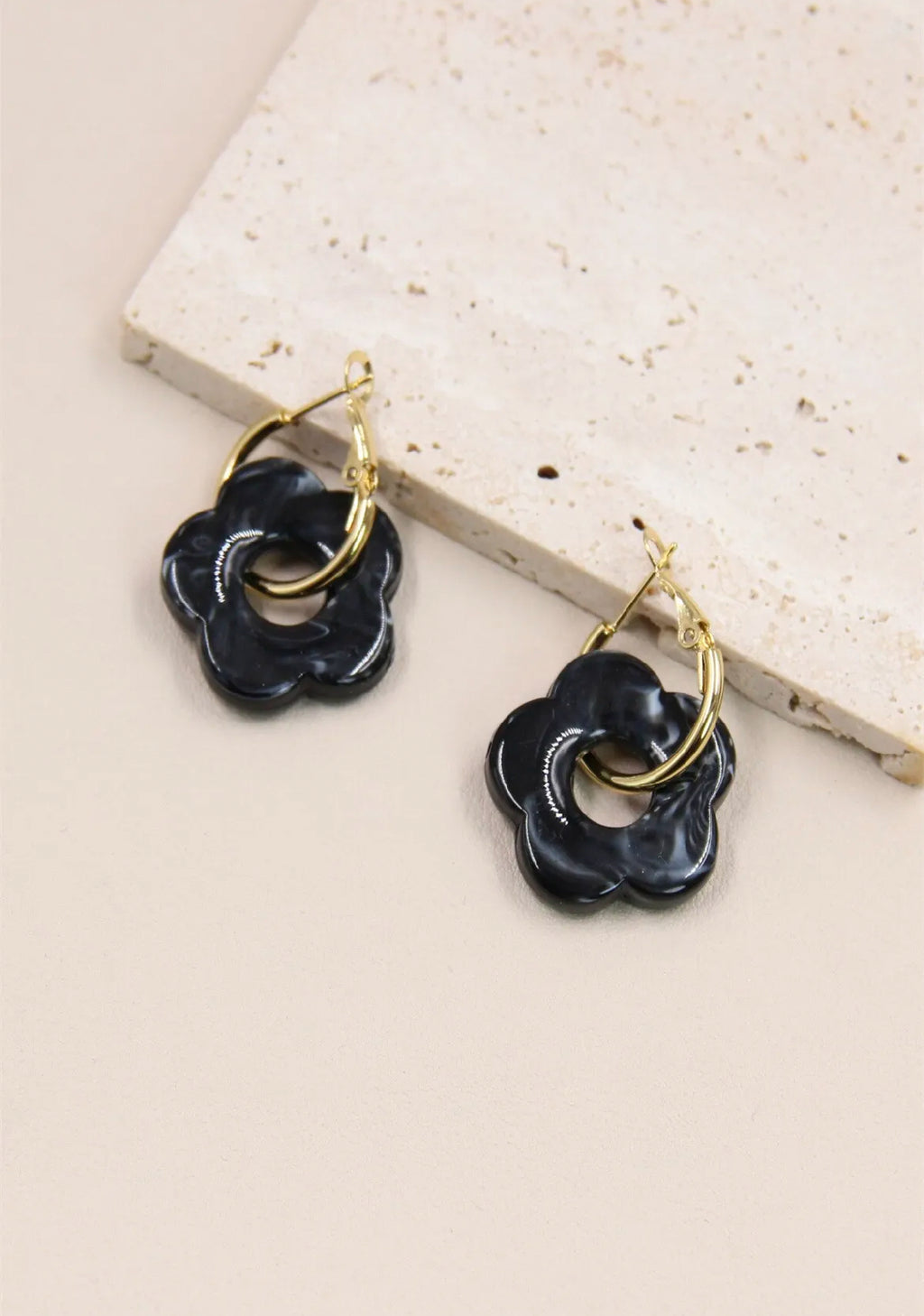 Boucles d'oreilles fleur en résine