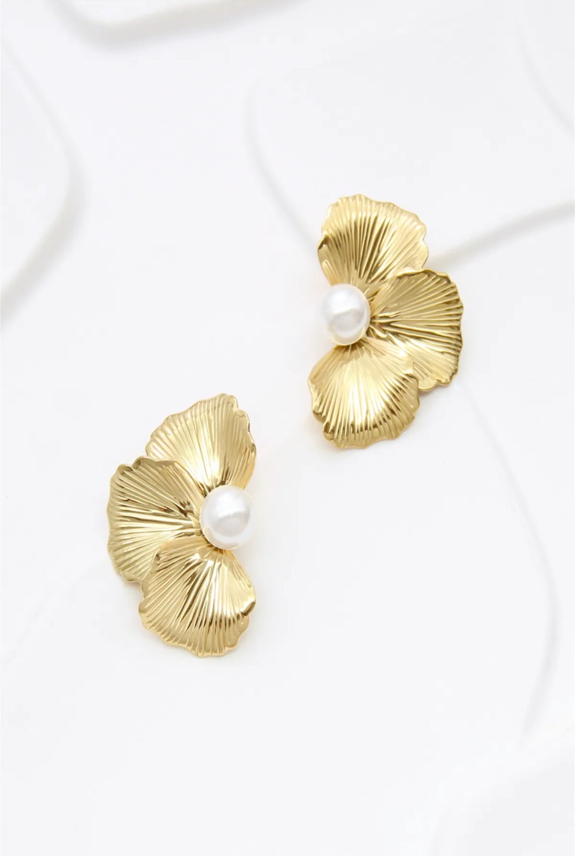 Boucles d'oreilles fleur dorée
